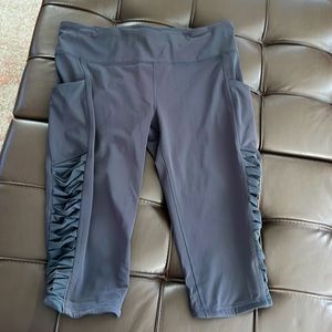 Lulu lemon capri pants